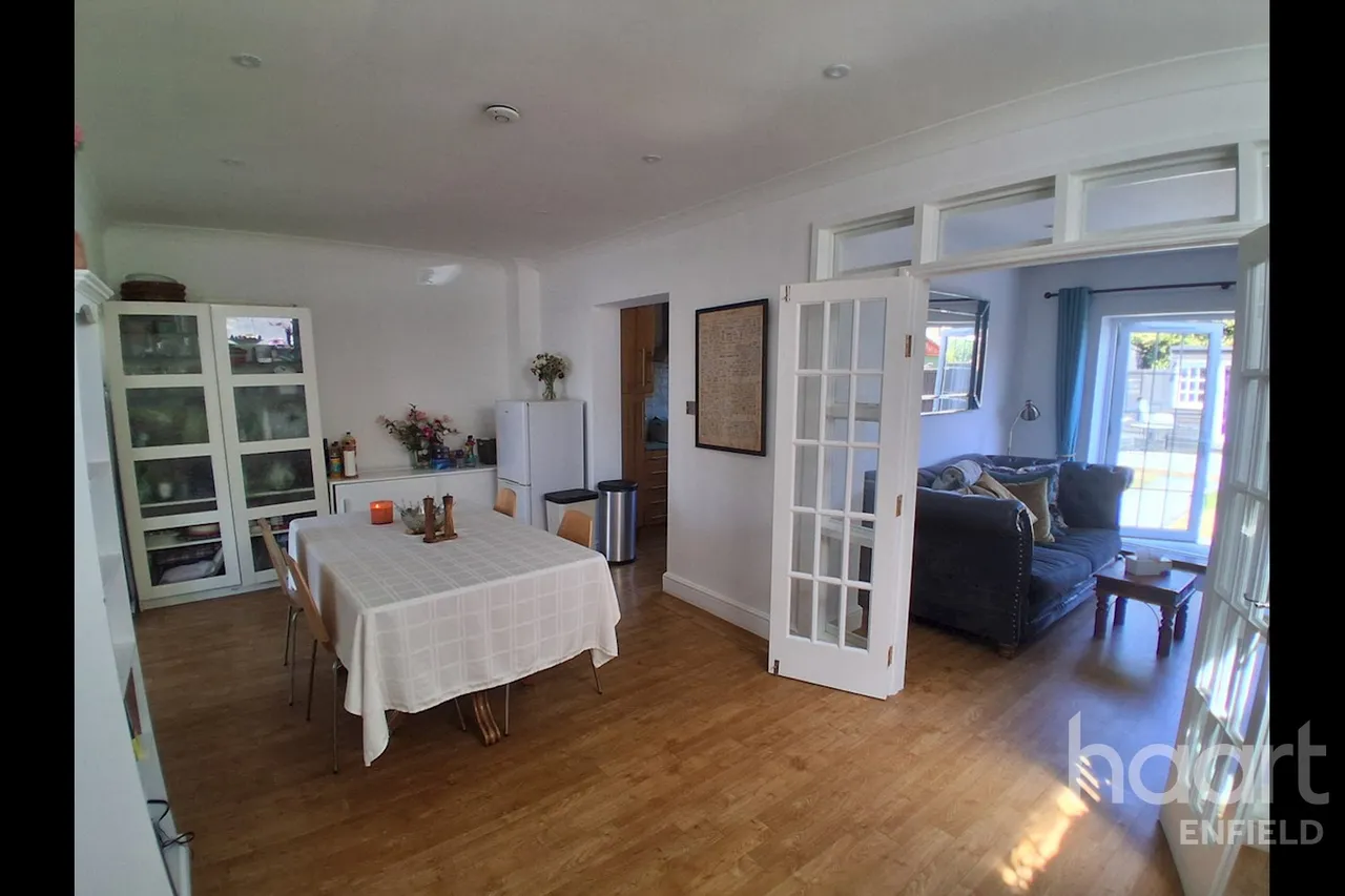 St. Georges Road, Enfield -, EN1, photo 6