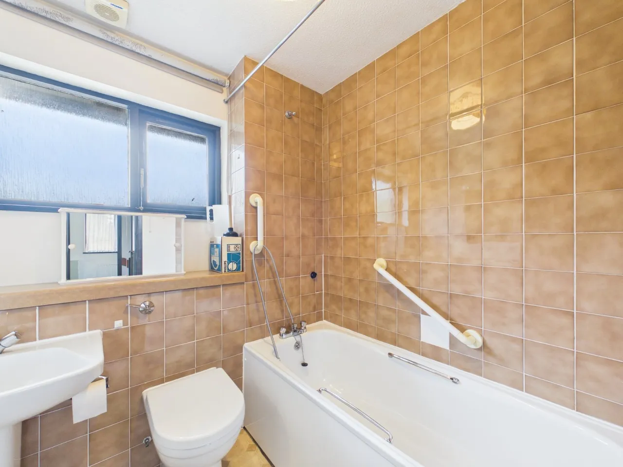 Feltham, Middlesex, photo 9