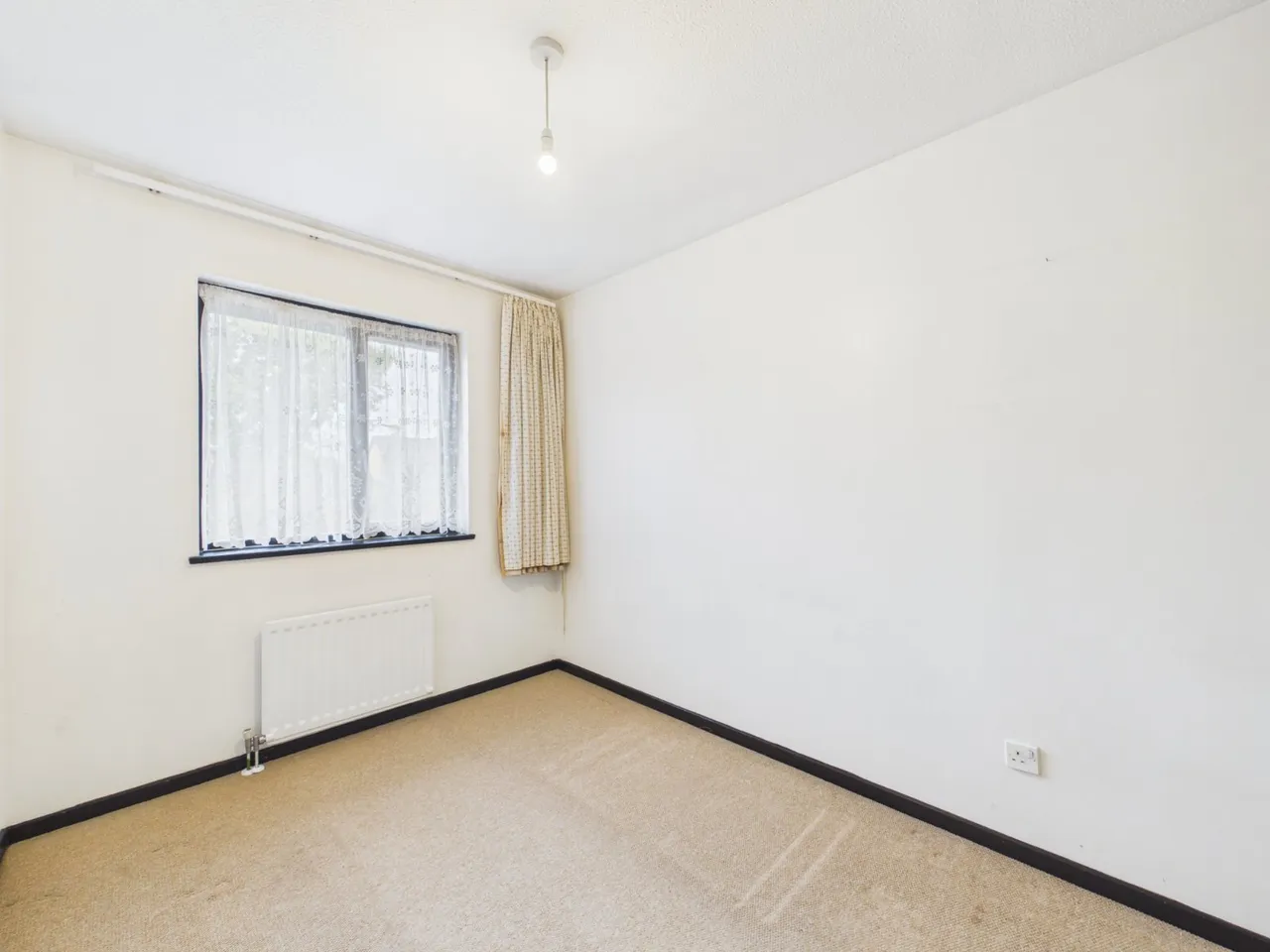 Feltham, Middlesex, photo 6