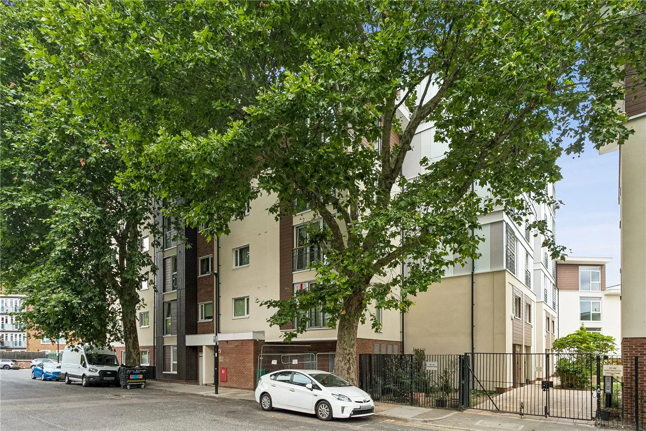 2 bed flat for sale, Coleman Fields, London, N1