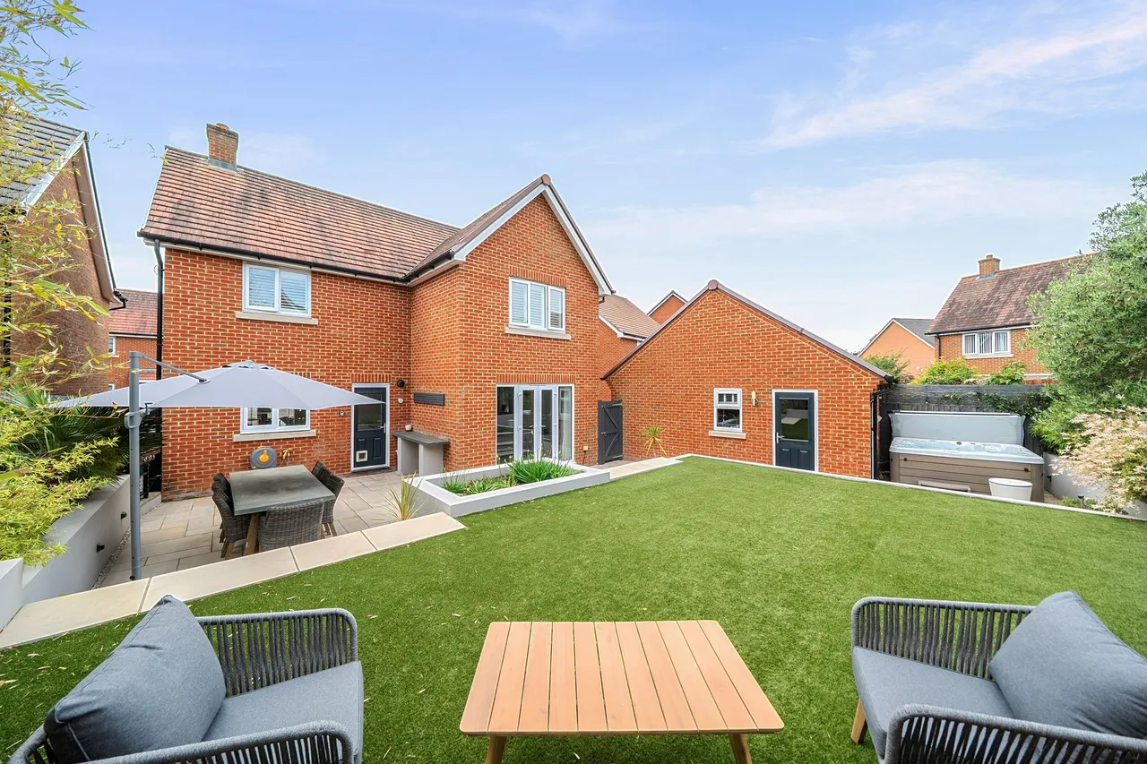 Skylark Avenue, Emsworth, PO10, photo 21
