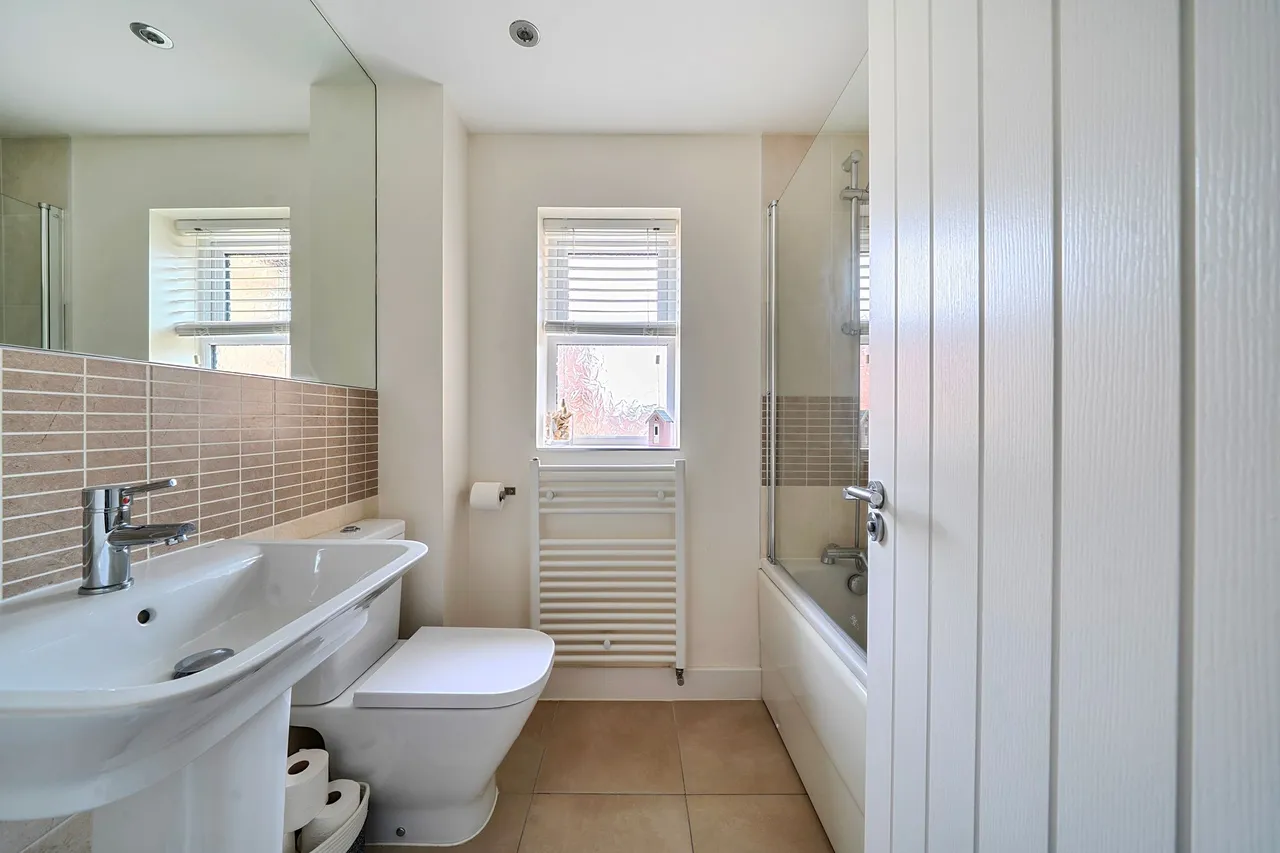 Skylark Avenue, Emsworth, PO10, photo 18