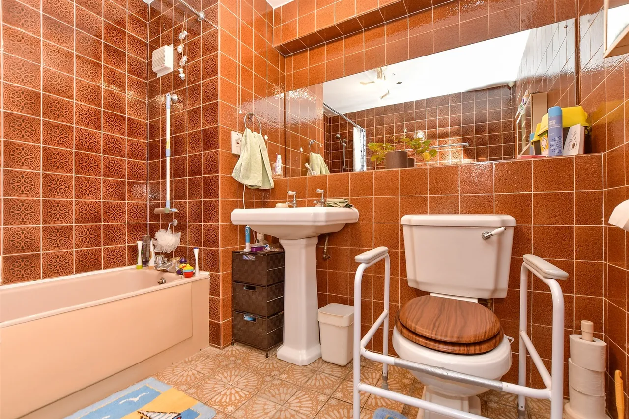 West Terrace, Folkestone, CT20, photo 11