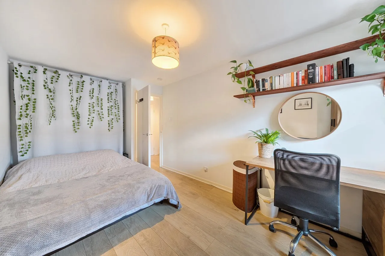 Slade Walk, SE17, photo 18