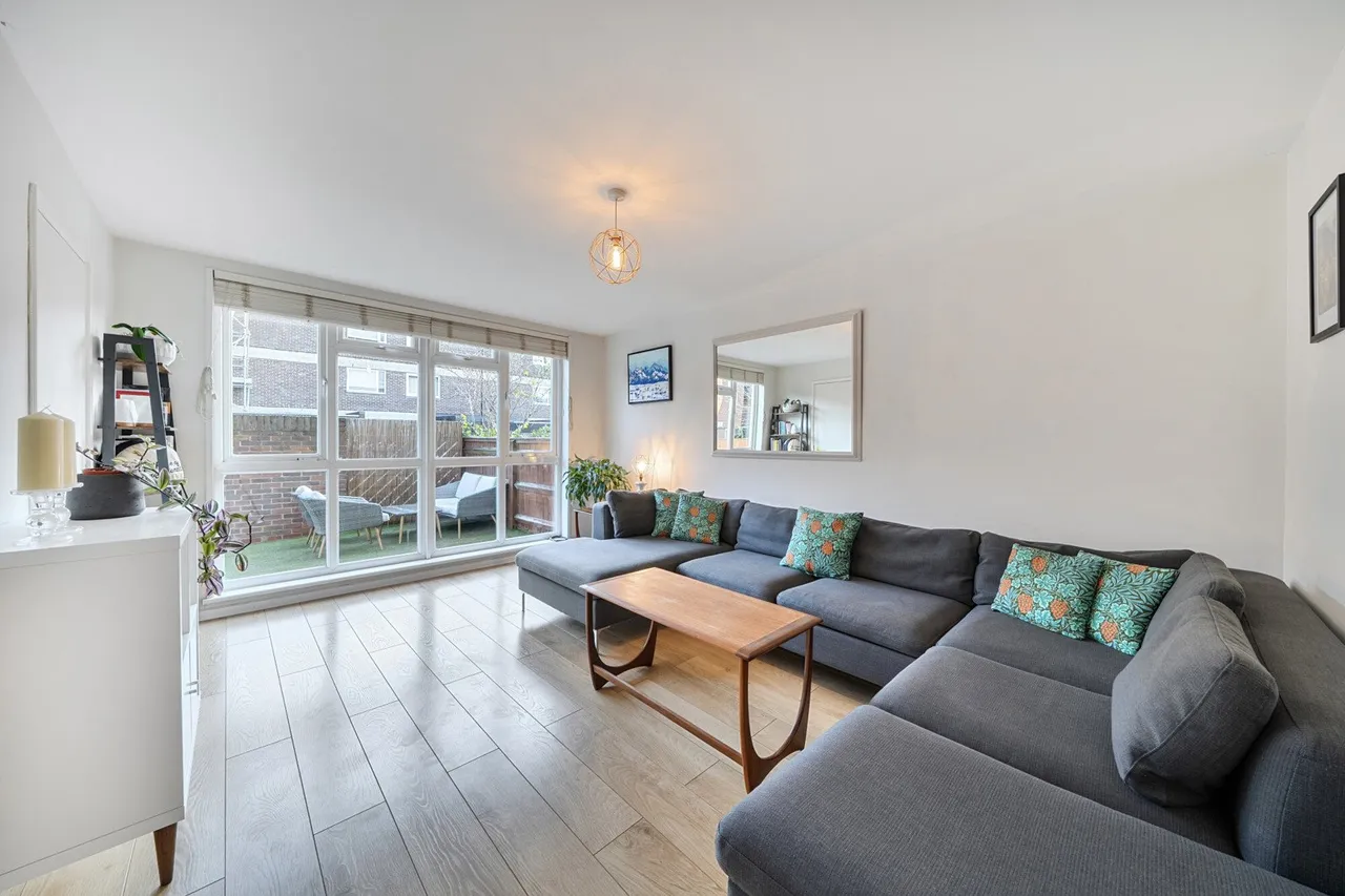 Slade Walk, SE17, photo 2