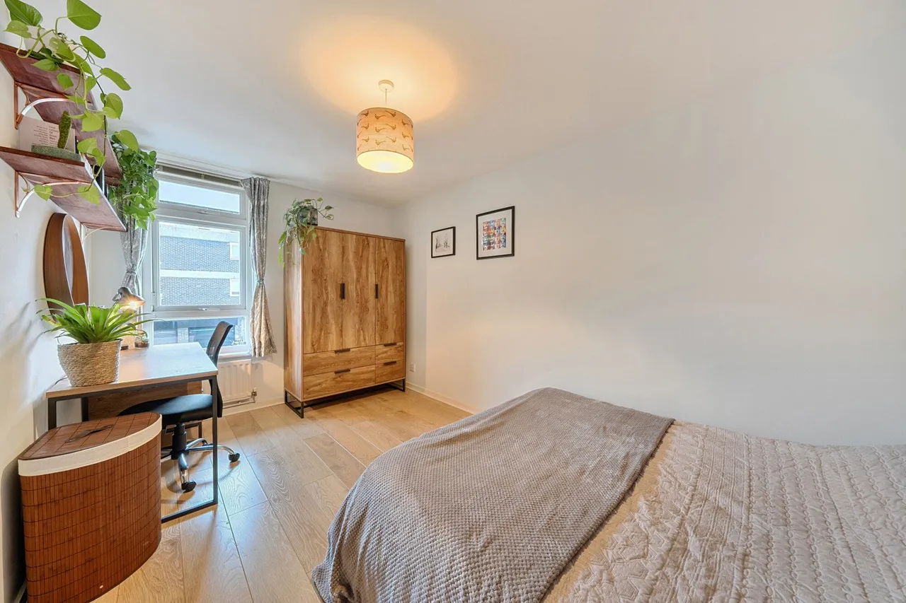 Slade Walk, SE17, photo 17