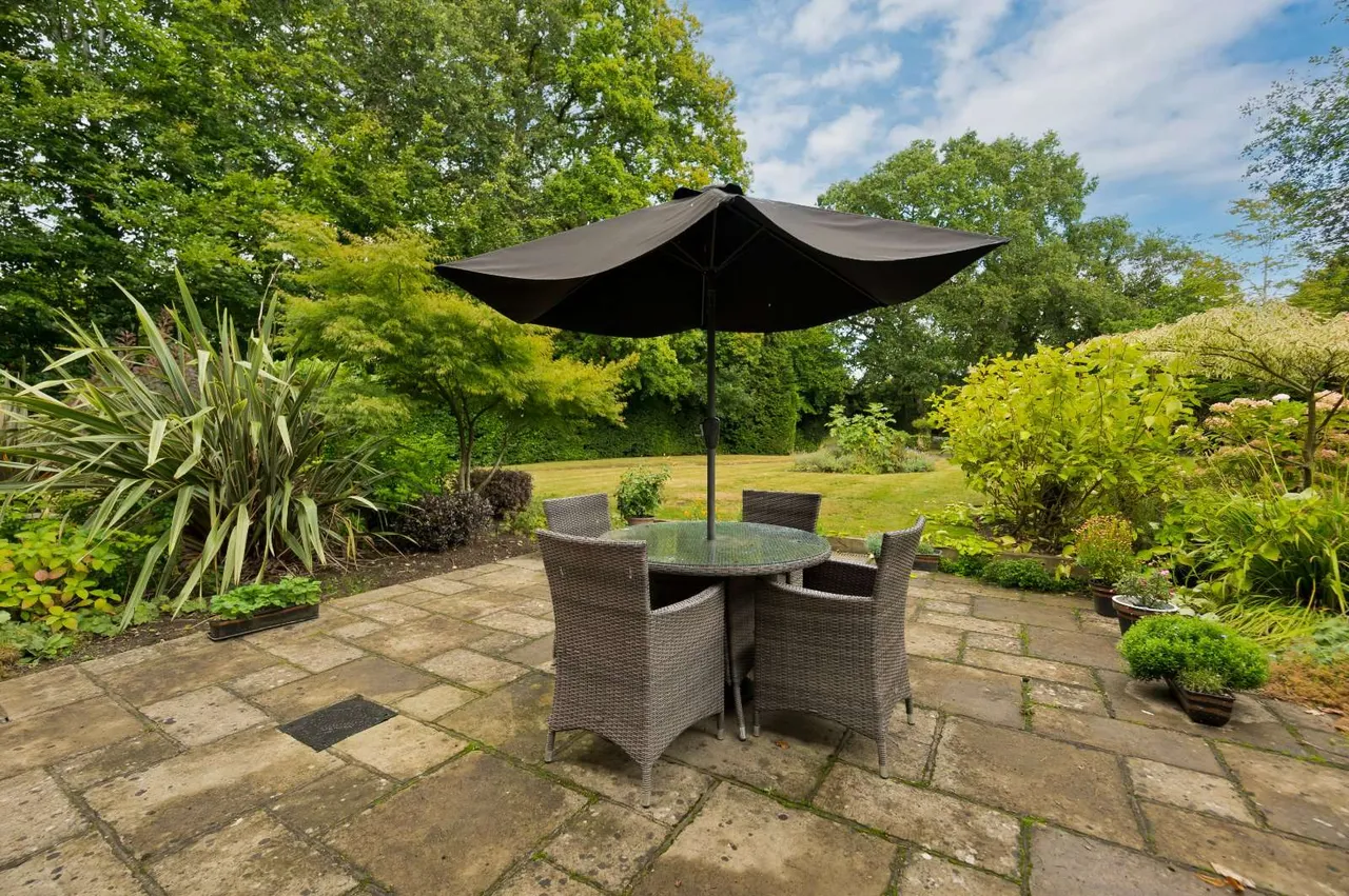 Ashley Road, Walton-on-Thames, KT12, photo 11