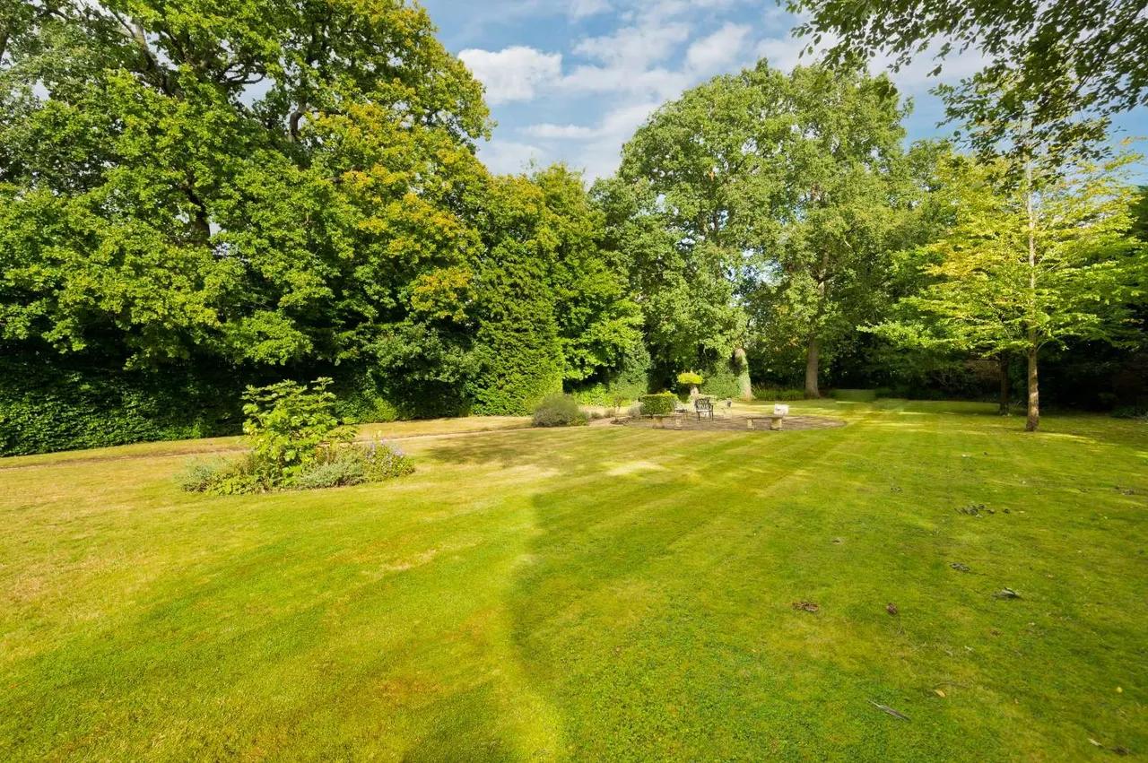 Ashley Road, Walton-on-Thames, KT12, photo 12