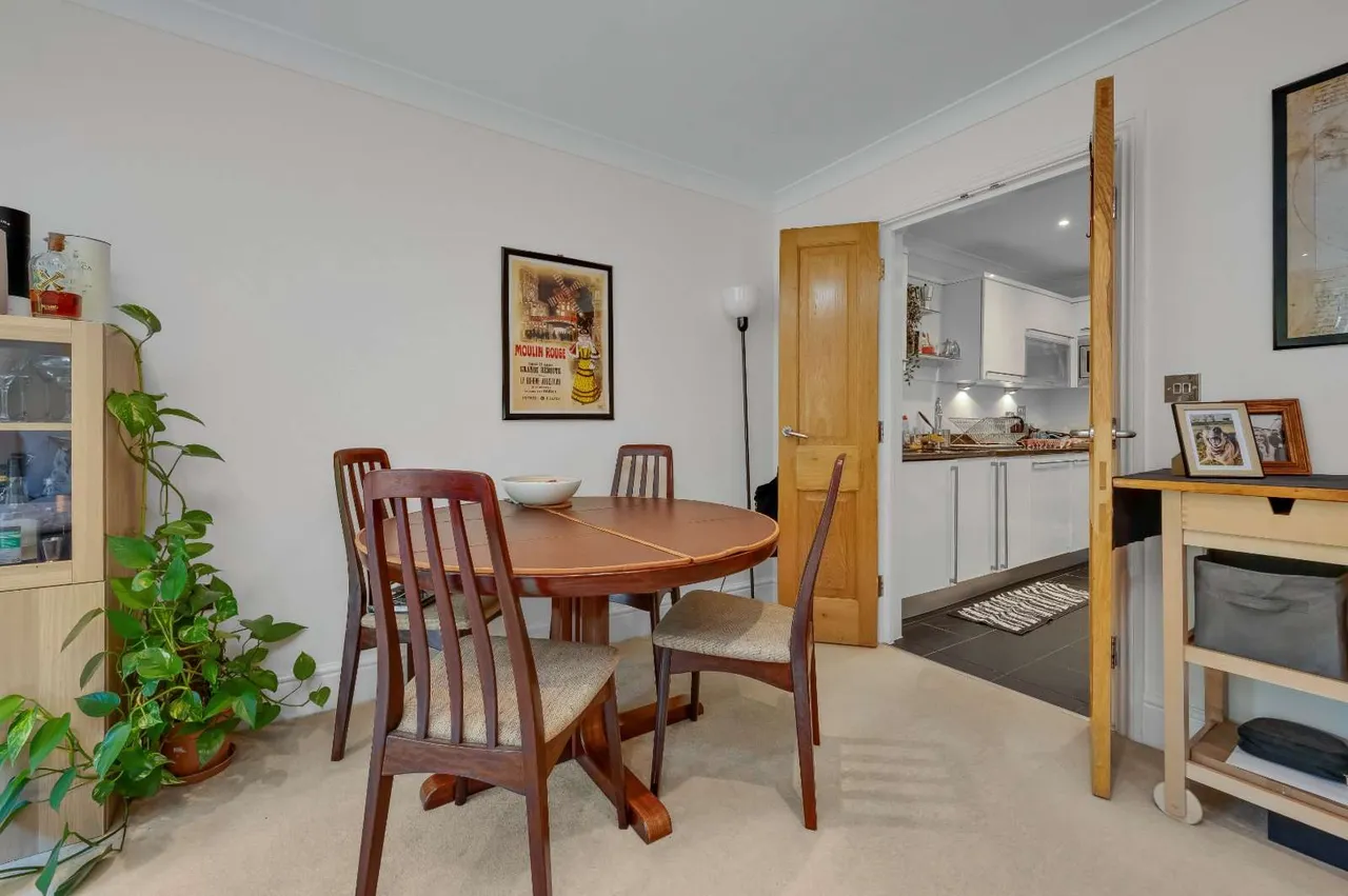 Ashley Road, Walton-on-Thames, KT12, photo 6