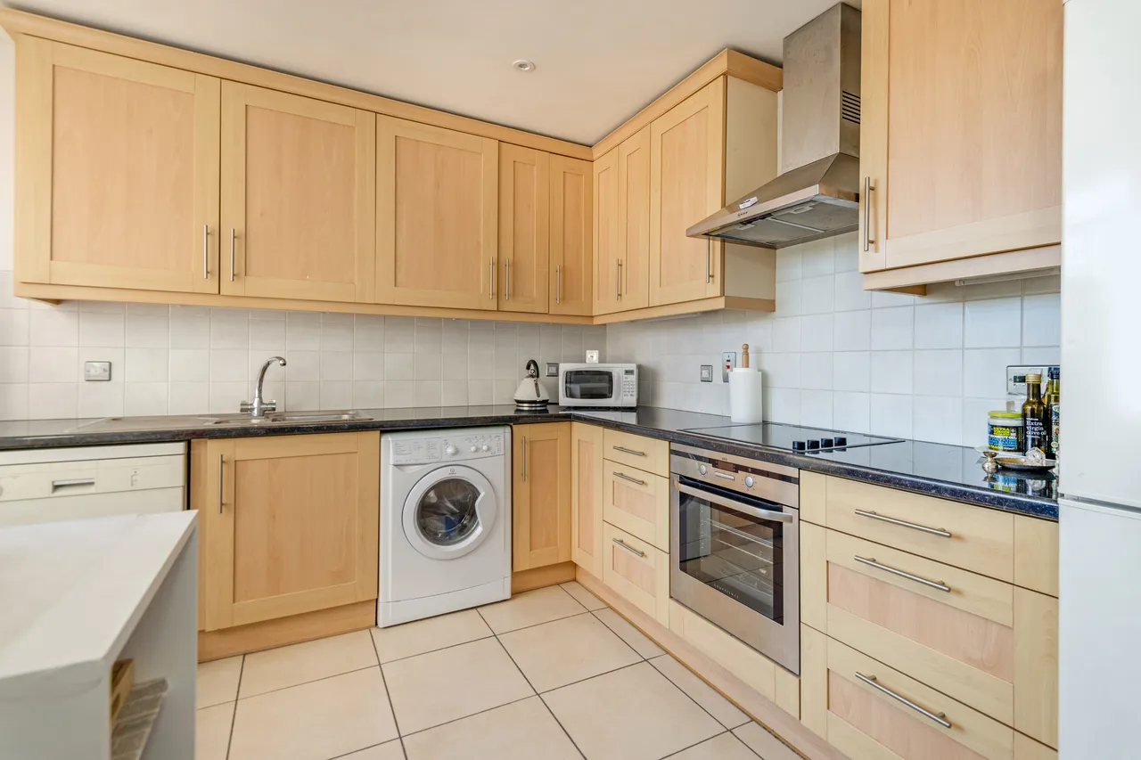 Apsley House, Finchley Road, St John's Wood, London, NW8, photo 2