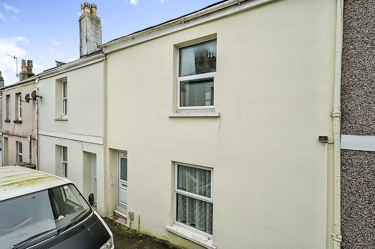 2 bed house to rent, Providence Street, North Hill Zero Deposit Guarantee Available, PL4