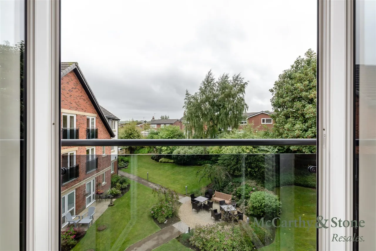1 bed flat for sale, Longsight Road, Ramsbottom, BL0