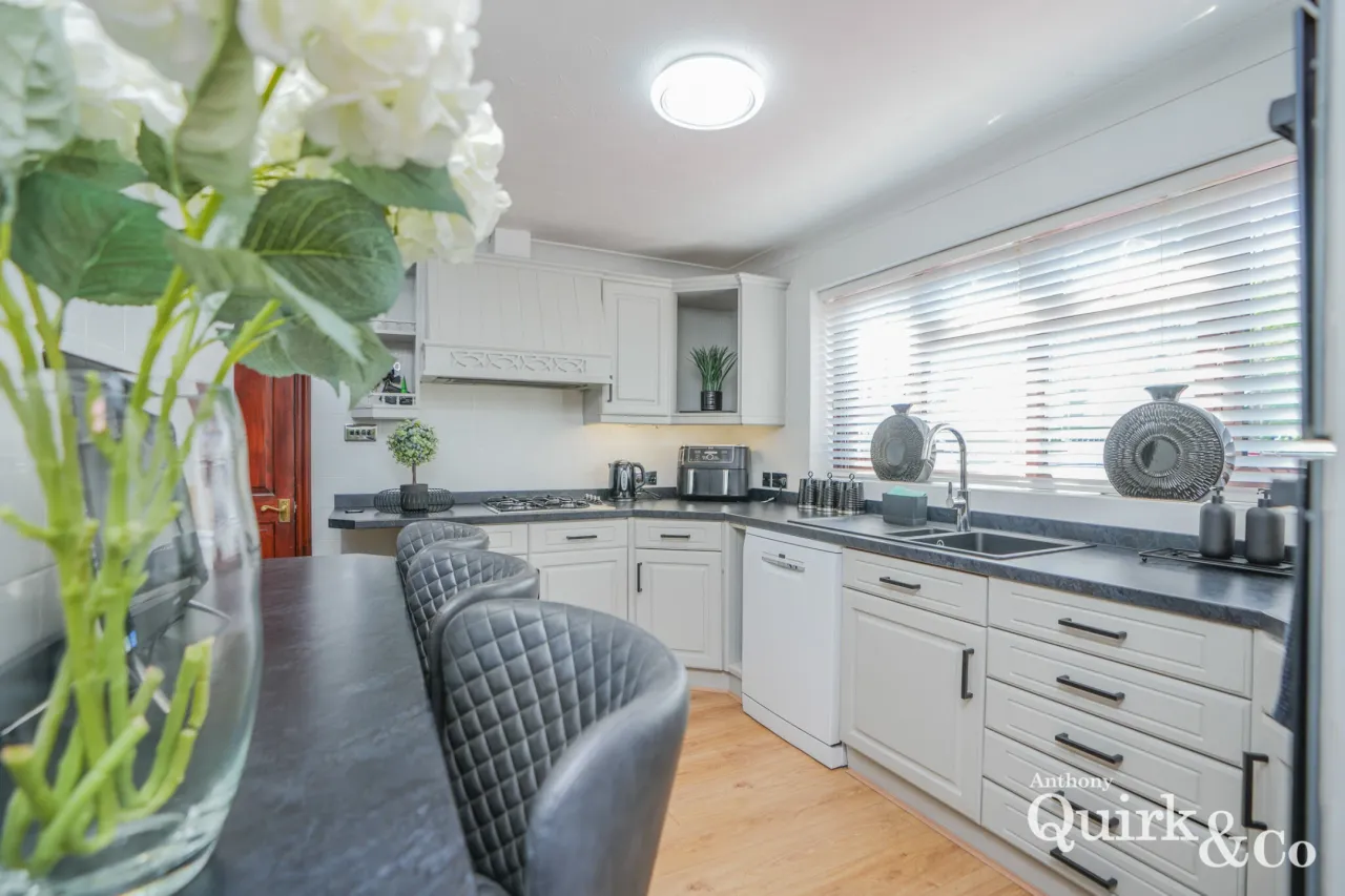 Larup Avenue, Canvey Island, SS8, photo 6