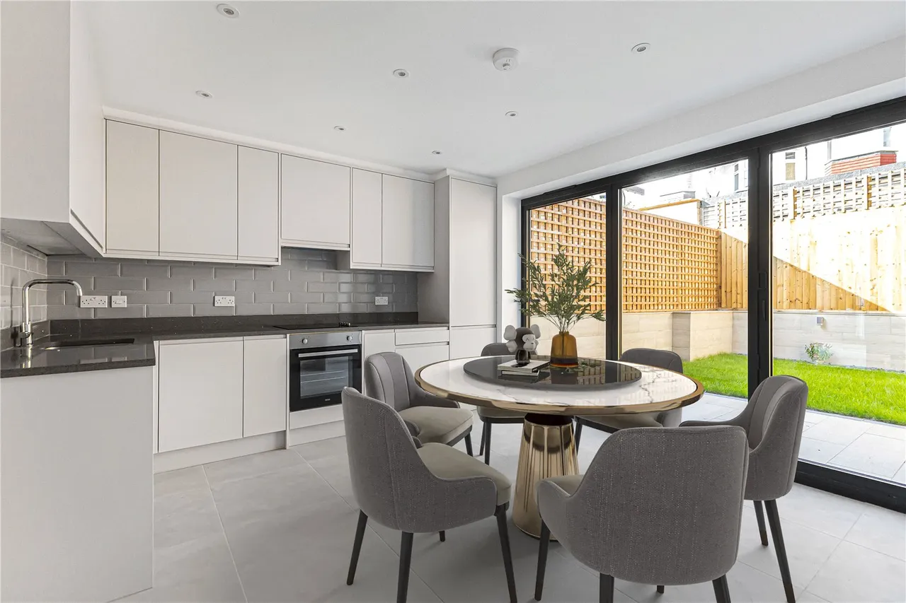Chase Road, London, N14 4JR, photo 2