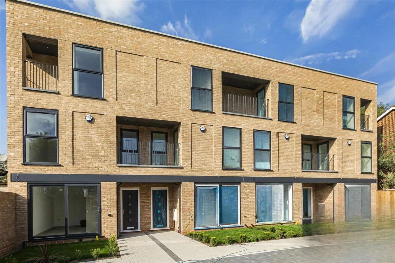 4 bed house for sale — Chase Road, London, N14 4JR