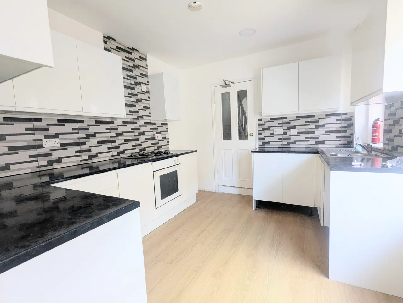 Victoria Road, Bedford, MK42, photo 2