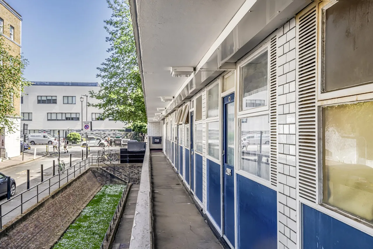 Churchill Gardens Pimlico, London SW1V 3BA, photo 14