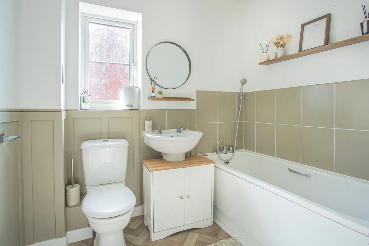 Linnet Lane, Melksham, photo 13