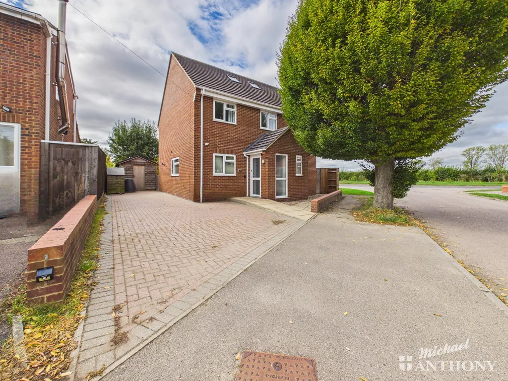 Linnet Drive, Westcott, HP18, photo 24