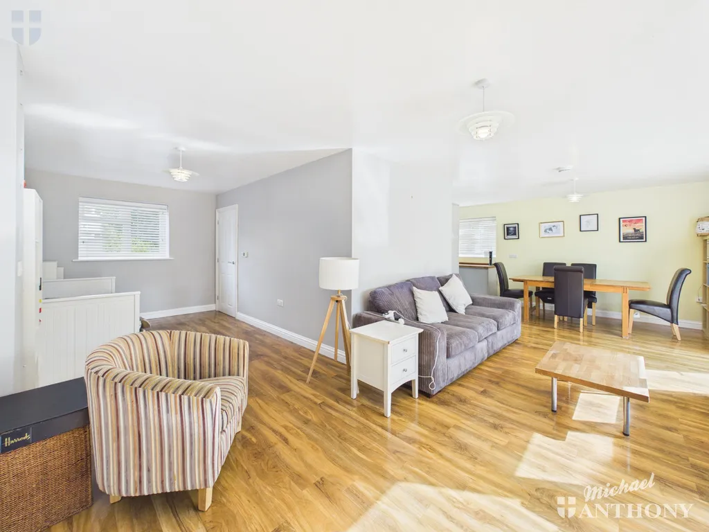 Linnet Drive, Westcott, HP18, photo 17