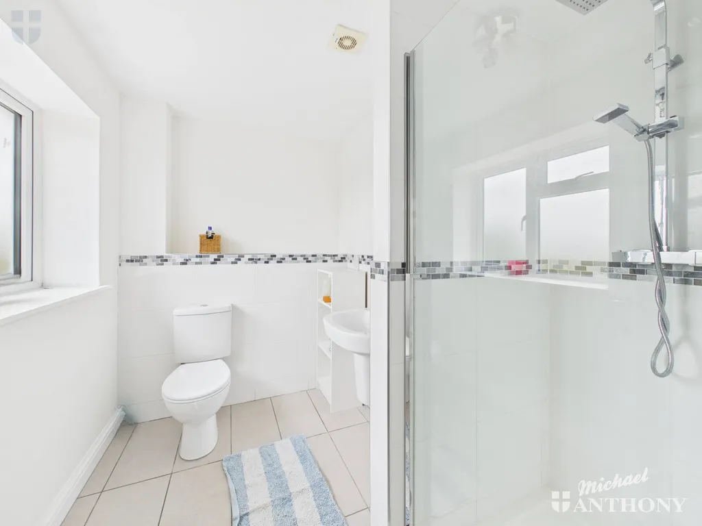 Linnet Drive, Westcott, HP18, photo 9