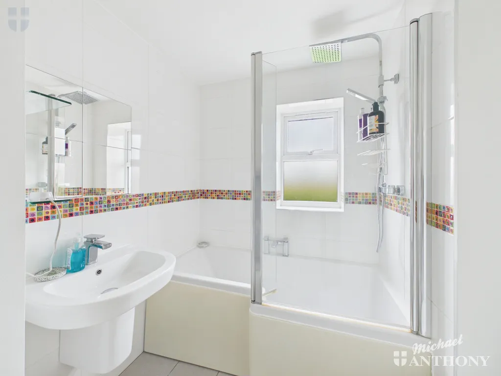 Linnet Drive, Westcott, HP18, photo 13