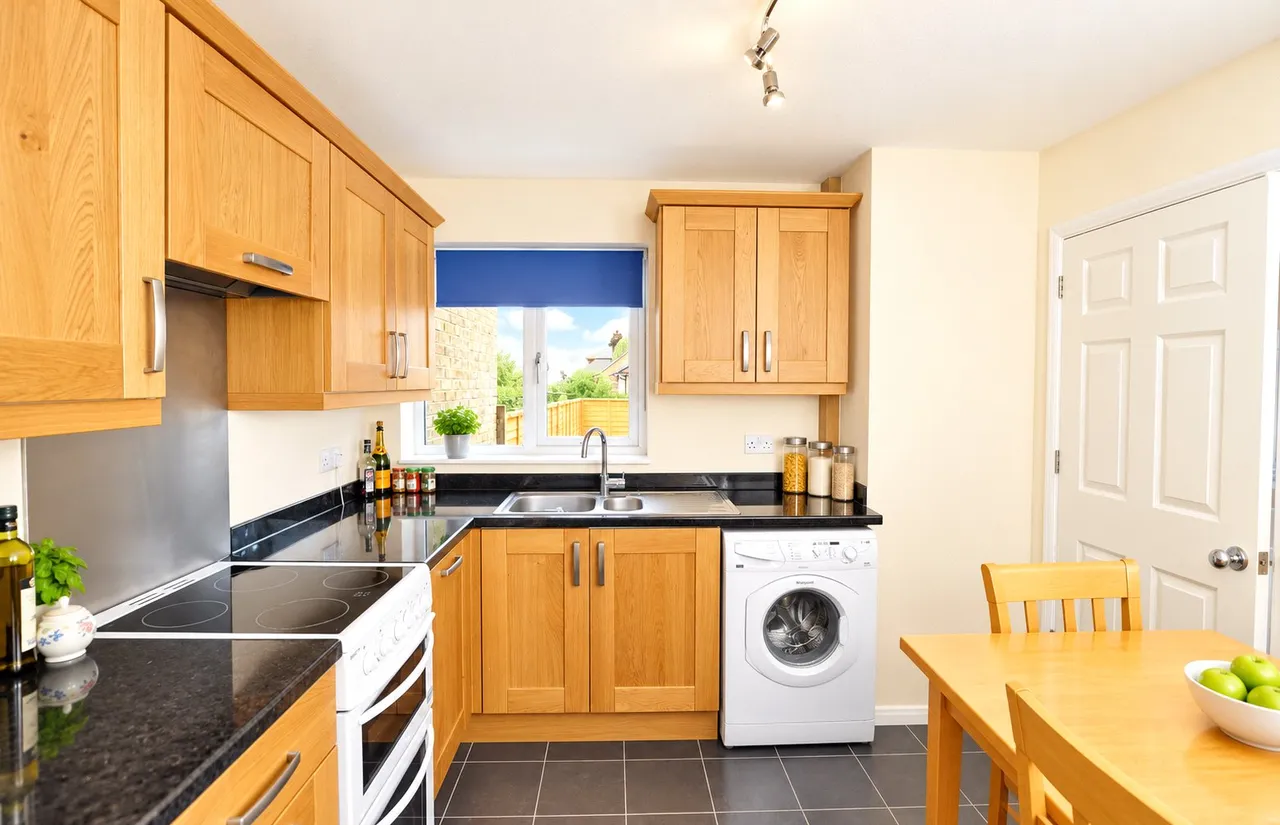Tychbourne Drive, Merrow, GU4, photo 2