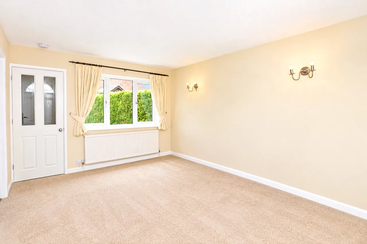 Tychbourne Drive, Merrow, GU4, photo 3