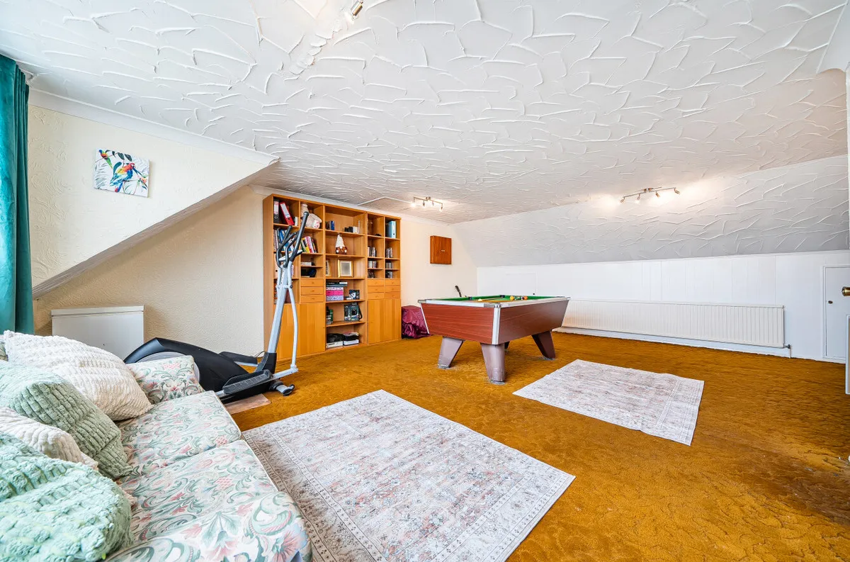 Romford, RM3, photo 17