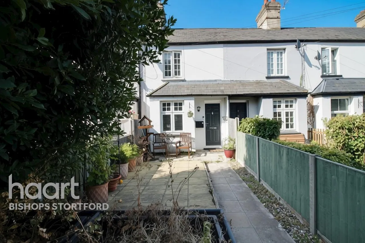 3 bed house for sale, Crown Terrace, Bishop's Stortford, CM23