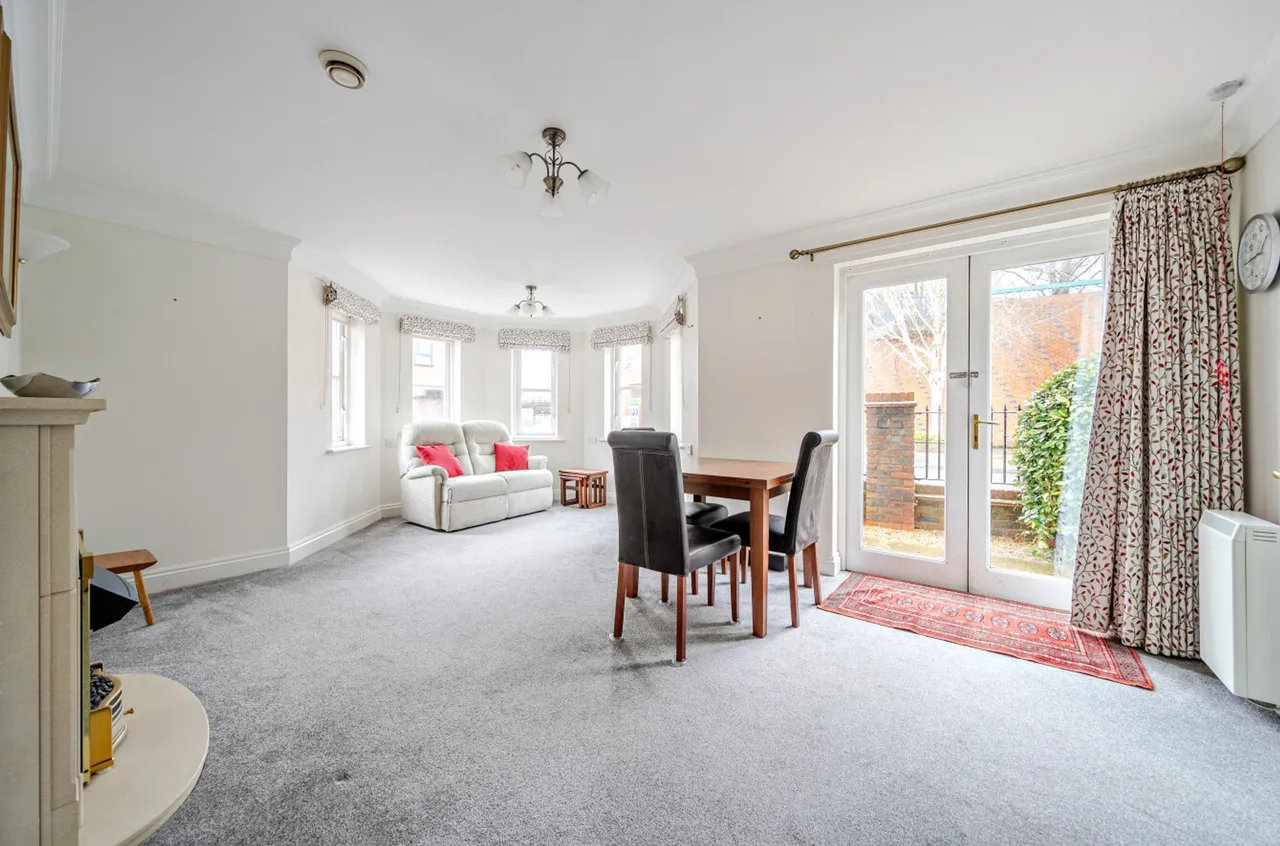 Deanery Close, Chichester, PO19, photo 2