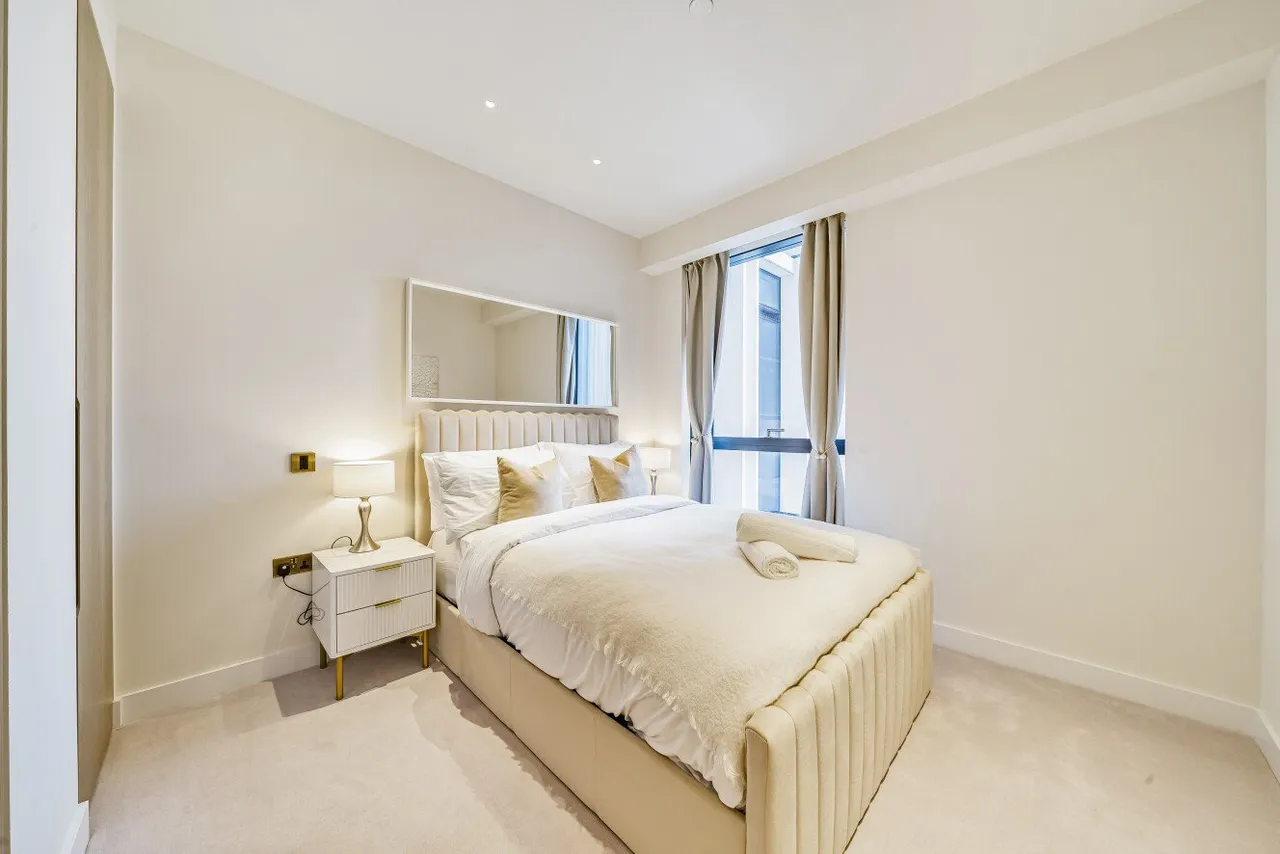 Nine Elms Lane, London, SW8, photo 6