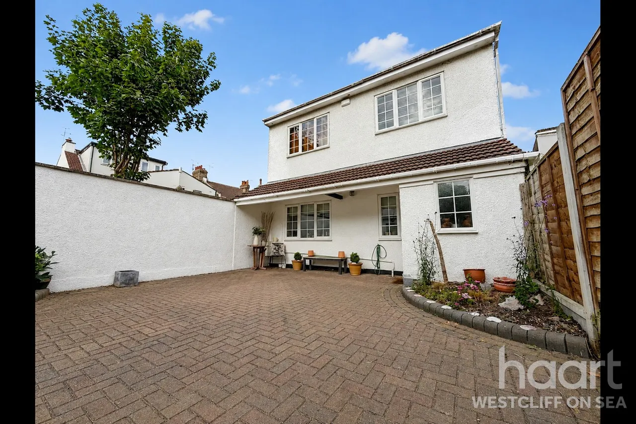 2 bed house for sale, Hamlet Court Road, Westcliff-On-Sea, SS0