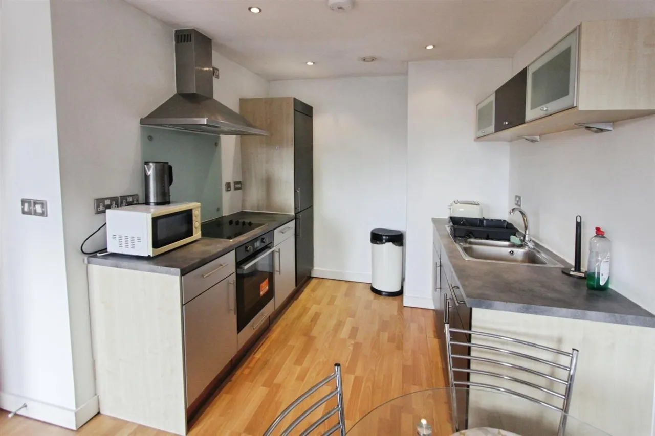 West One Panorama, Sheffield, S1 4JQ, photo 2