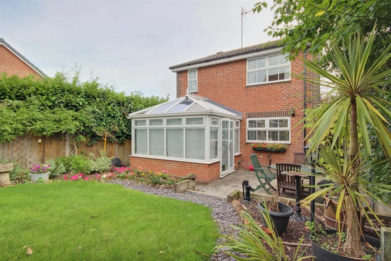 Poplars Way, Beverley, photo 18