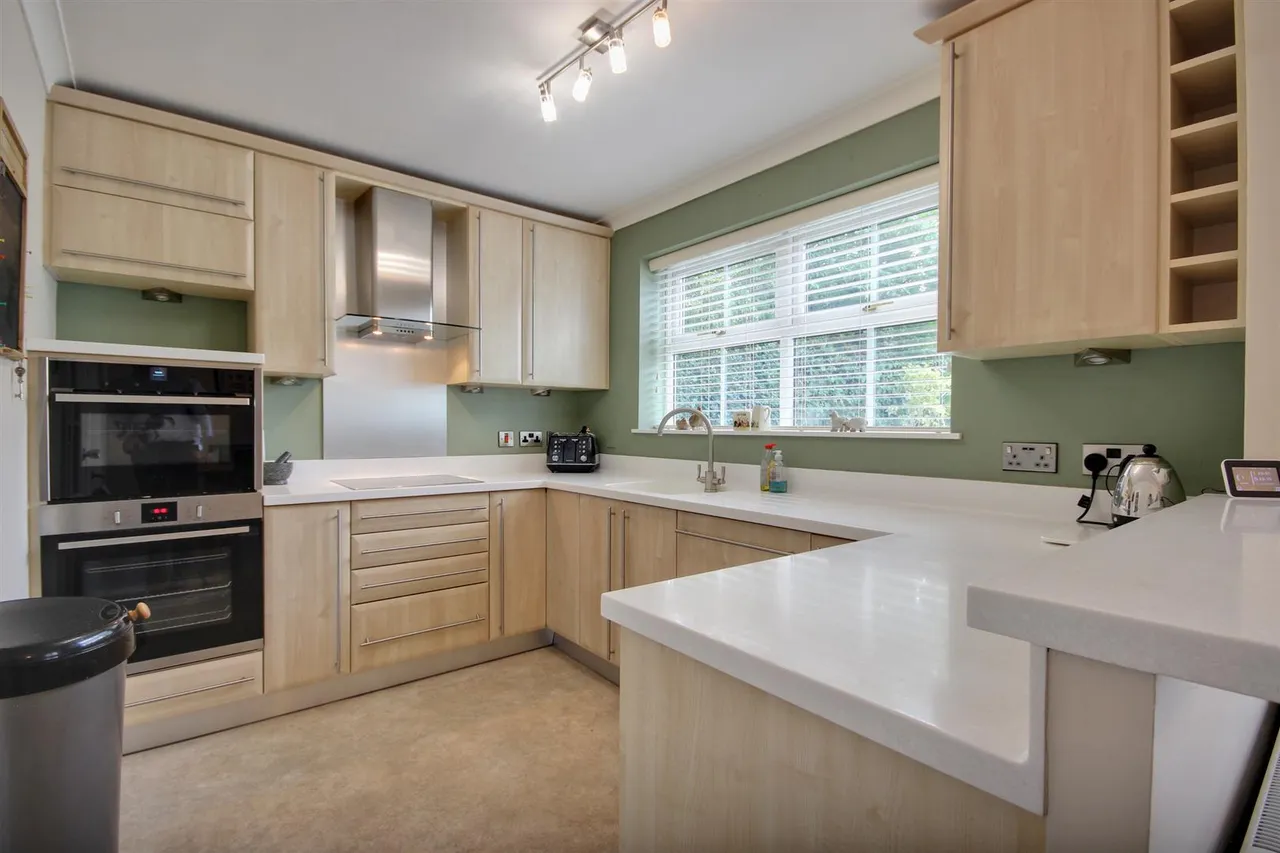 Poplars Way, Beverley, photo 7