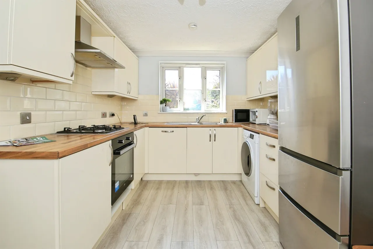 Redwing Close, Stanground, Peterborough, photo 2