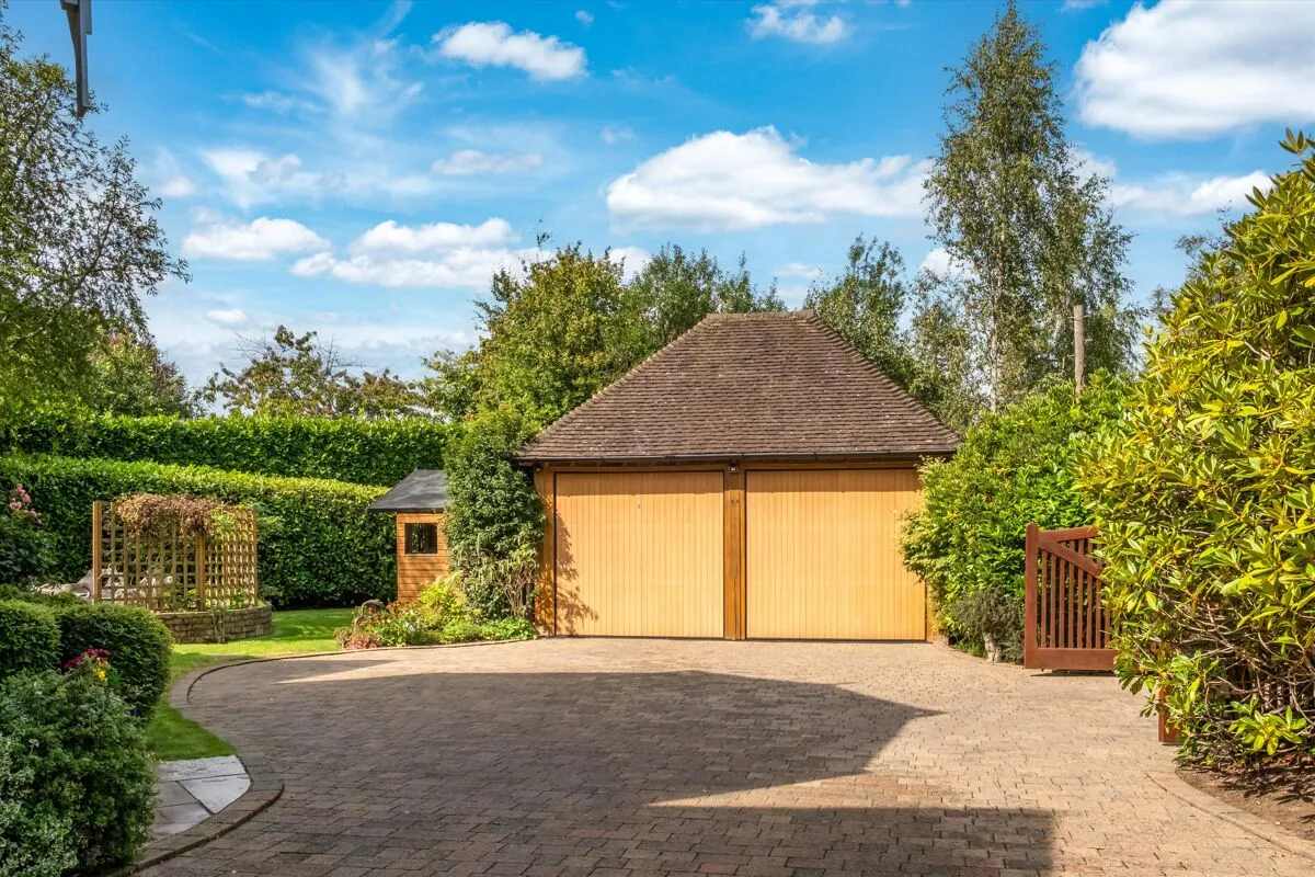 Courts Hill Road, Haslemere, GU27, photo 16