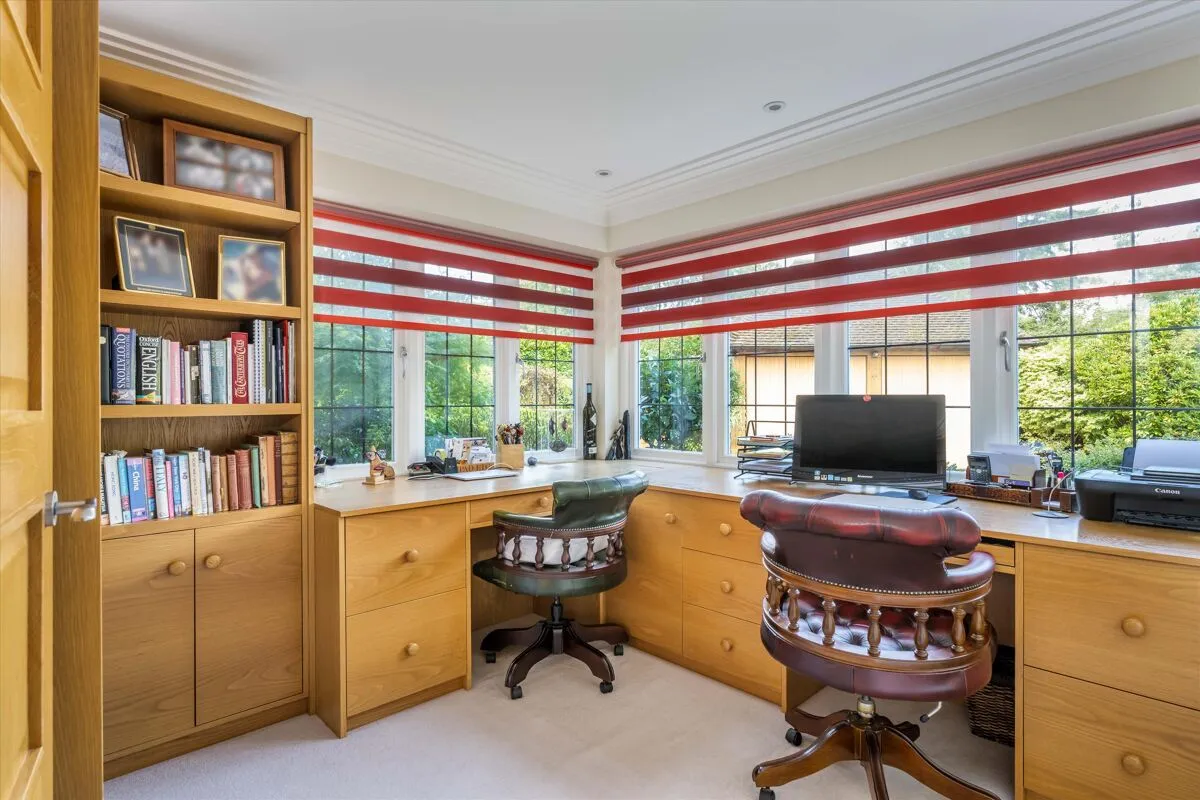 Courts Hill Road, Haslemere, GU27, photo 13