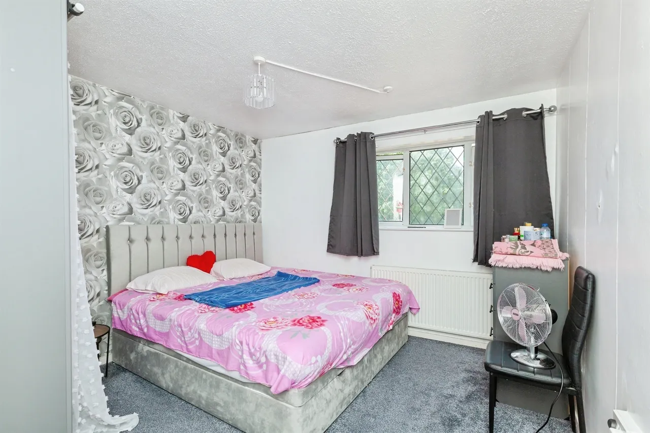 Featherstone Drive, Leicester, photo 10