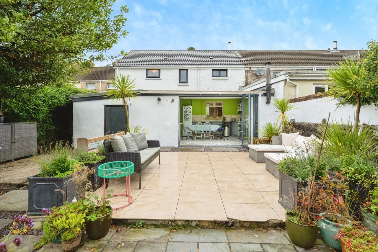 Crown Cottages, Ystradgynlais, SA9, photo 6