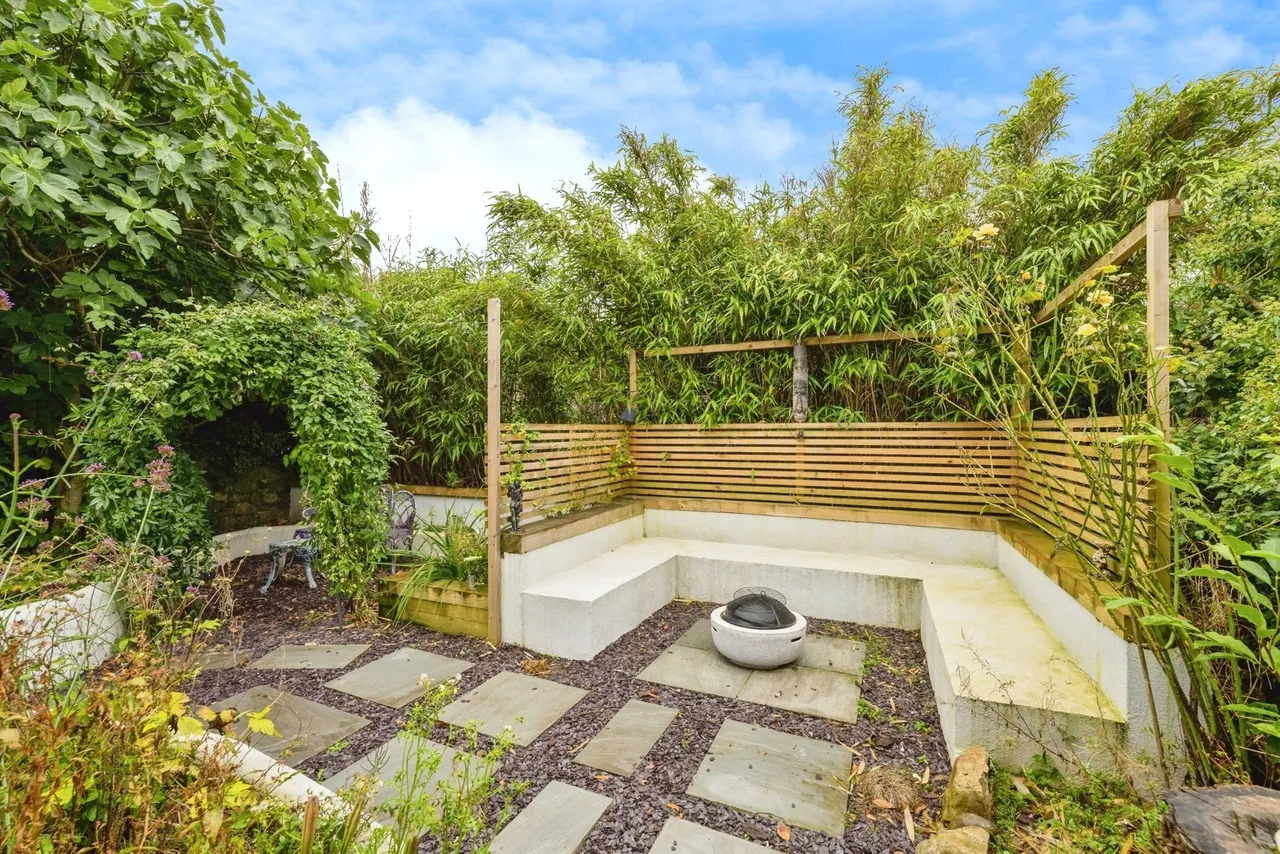 Crown Cottages, Ystradgynlais, SA9, photo 17