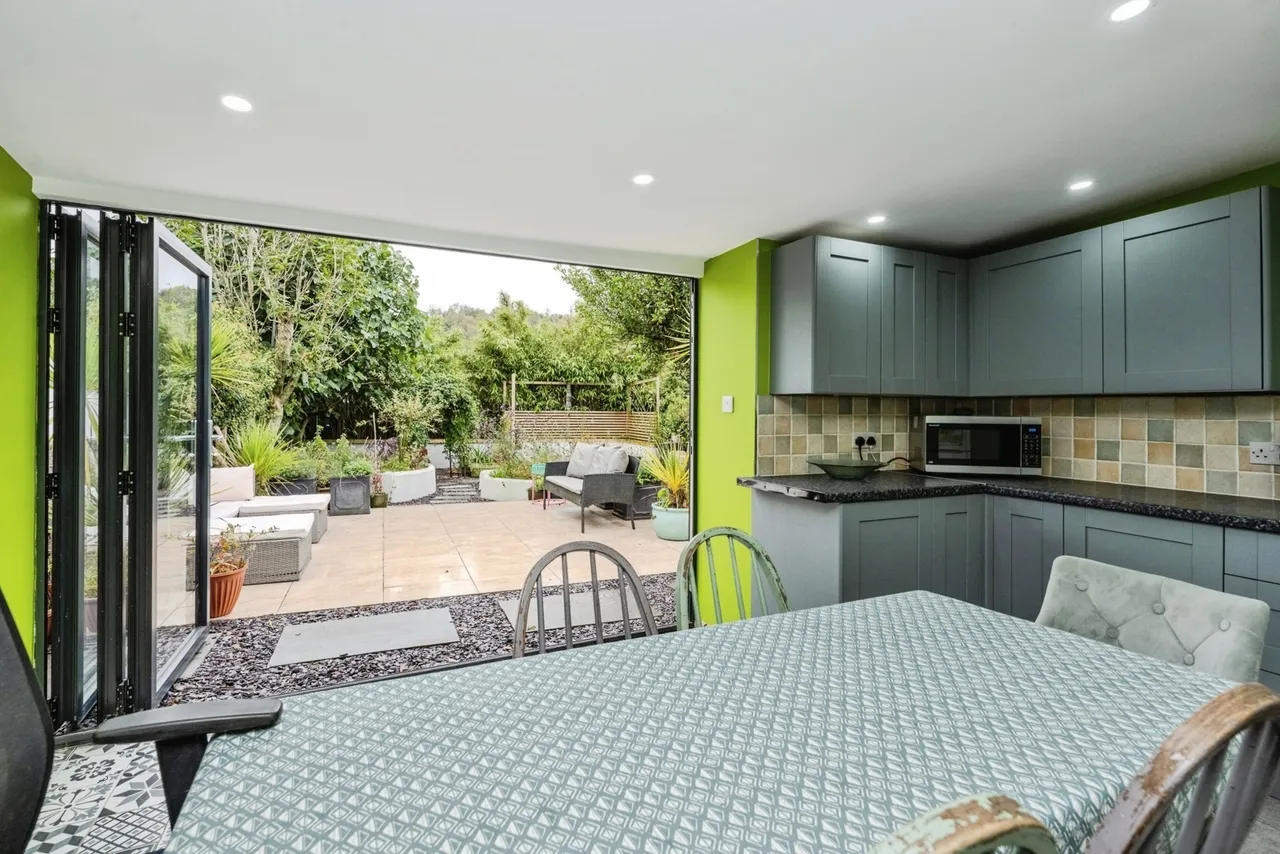 Crown Cottages, Ystradgynlais, SA9, photo 12