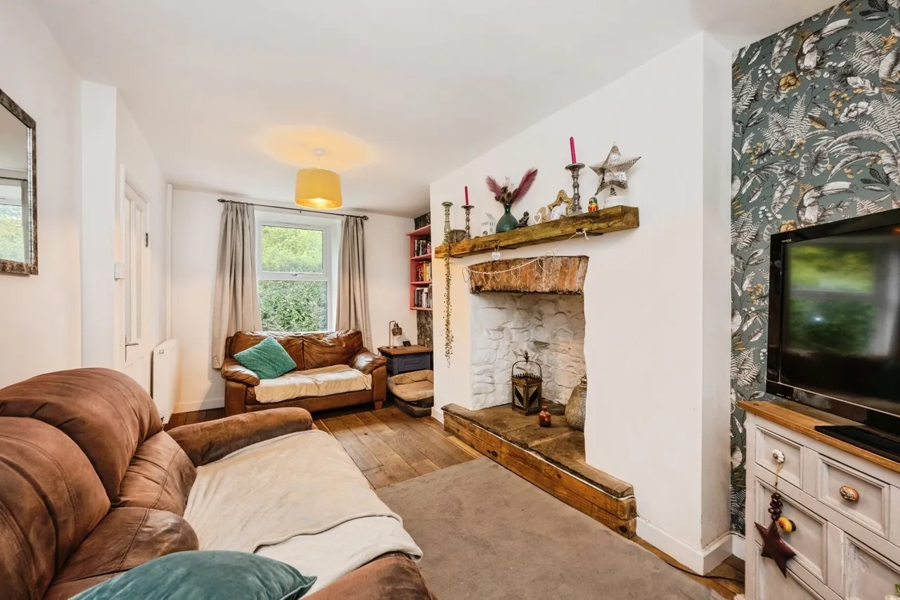 Crown Cottages, Ystradgynlais, SA9, photo 4
