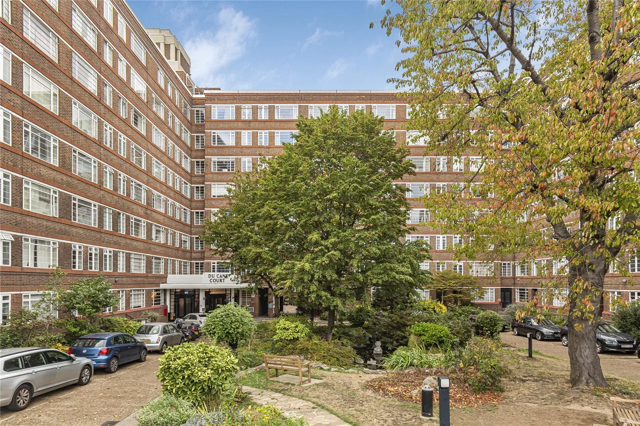 Balham High Road, London, SW17, photo 7