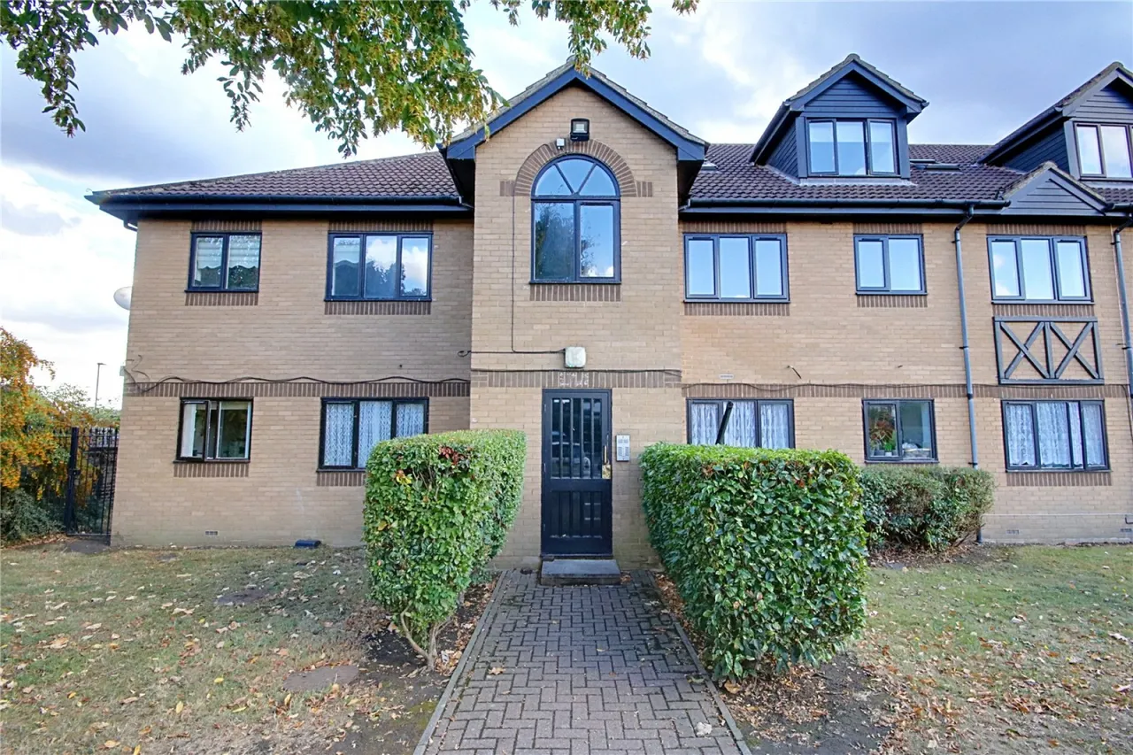 1 bed property for sale, Bradley Road, Enfield