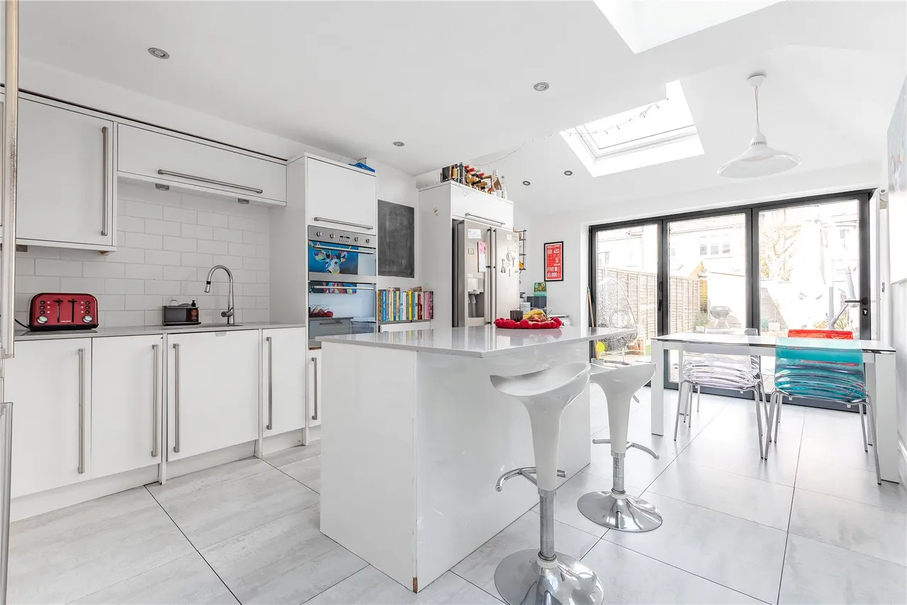 Fulwell Road, Teddington, TW11 0RA, photo 3
