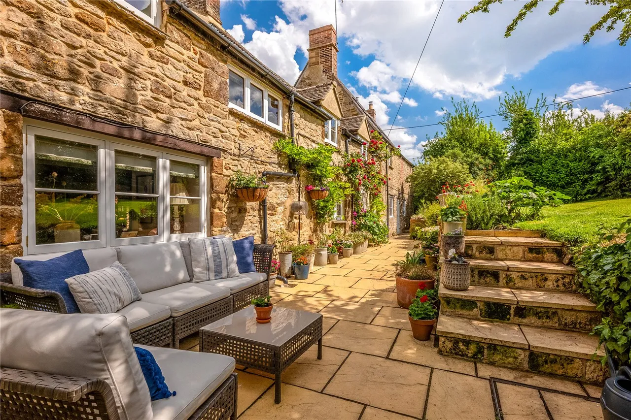 Main Road, Upper Tadmarton, OX15, photo 24