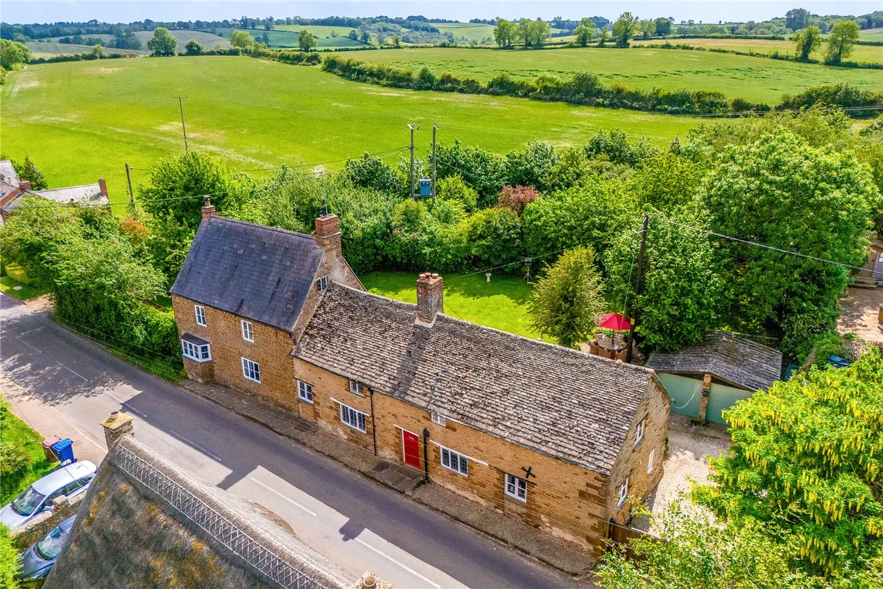 Main Road, Upper Tadmarton, OX15, photo 27