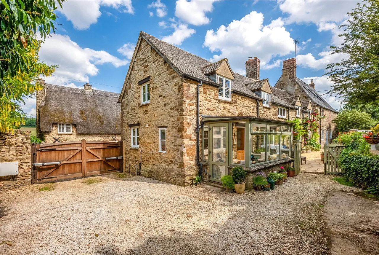 Main Road, Upper Tadmarton, OX15, photo 26